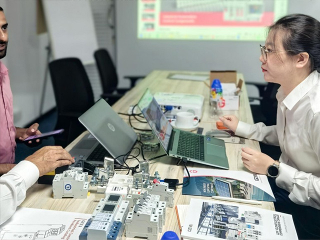 格亞電氣團隊到訪斯里蘭卡電力局總部CEB丨助力當?shù)仉娏ㄔO(shè)